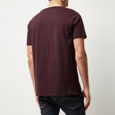 Dark red short sleeve t-shirt